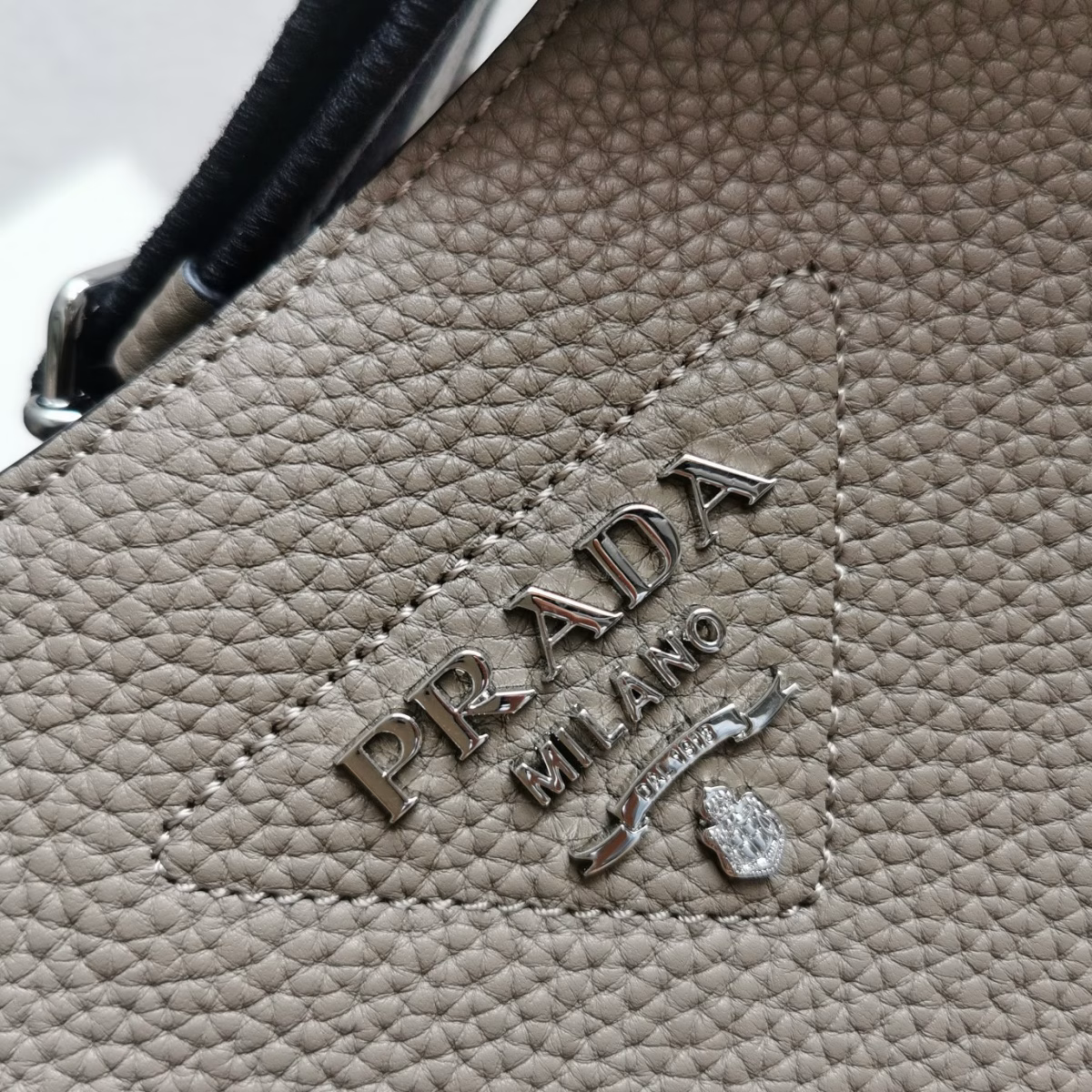 Prada Hobo Bag in Grey Grained Leather - Image 2