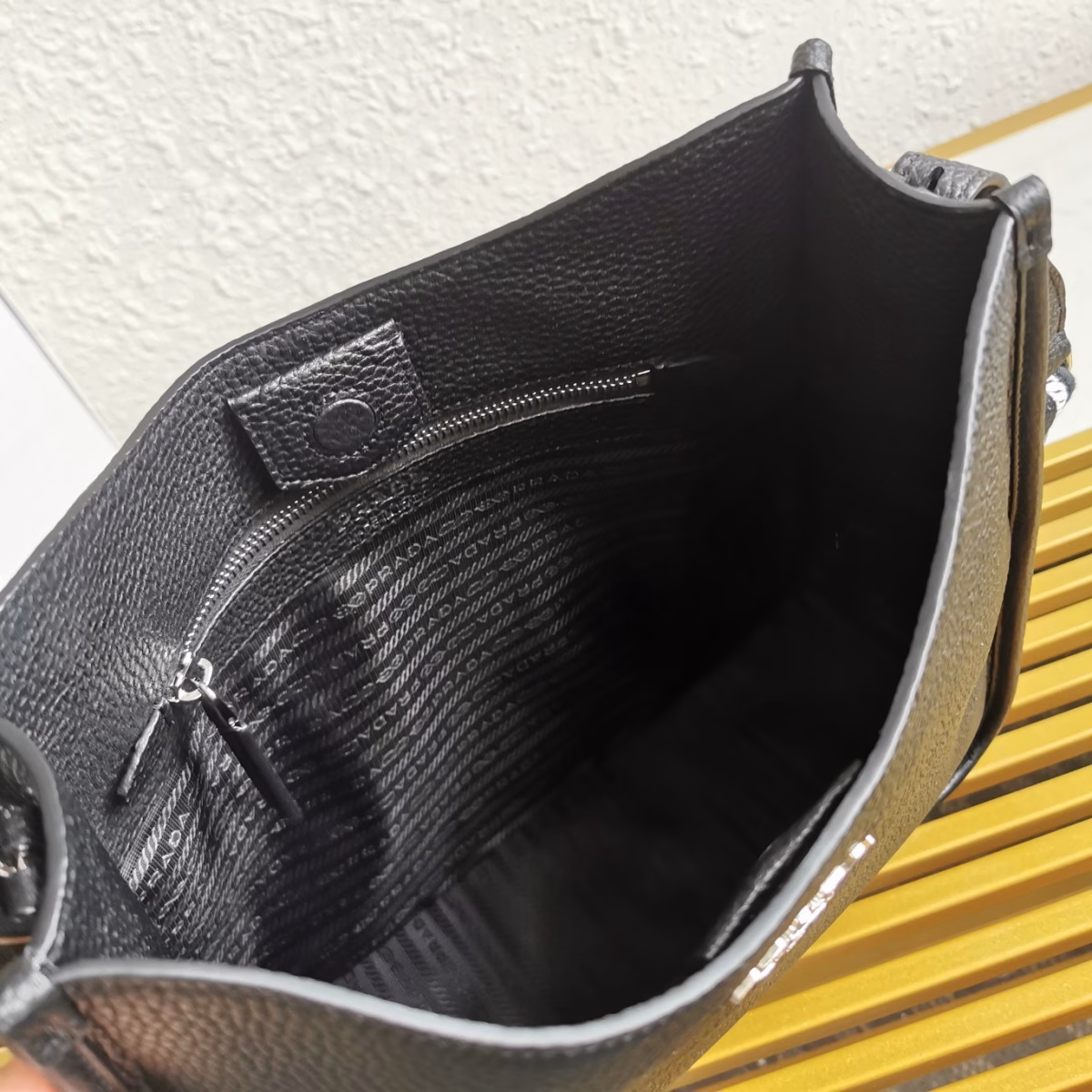 Prada Hobo Bag in Black Grained Leather - Image 7