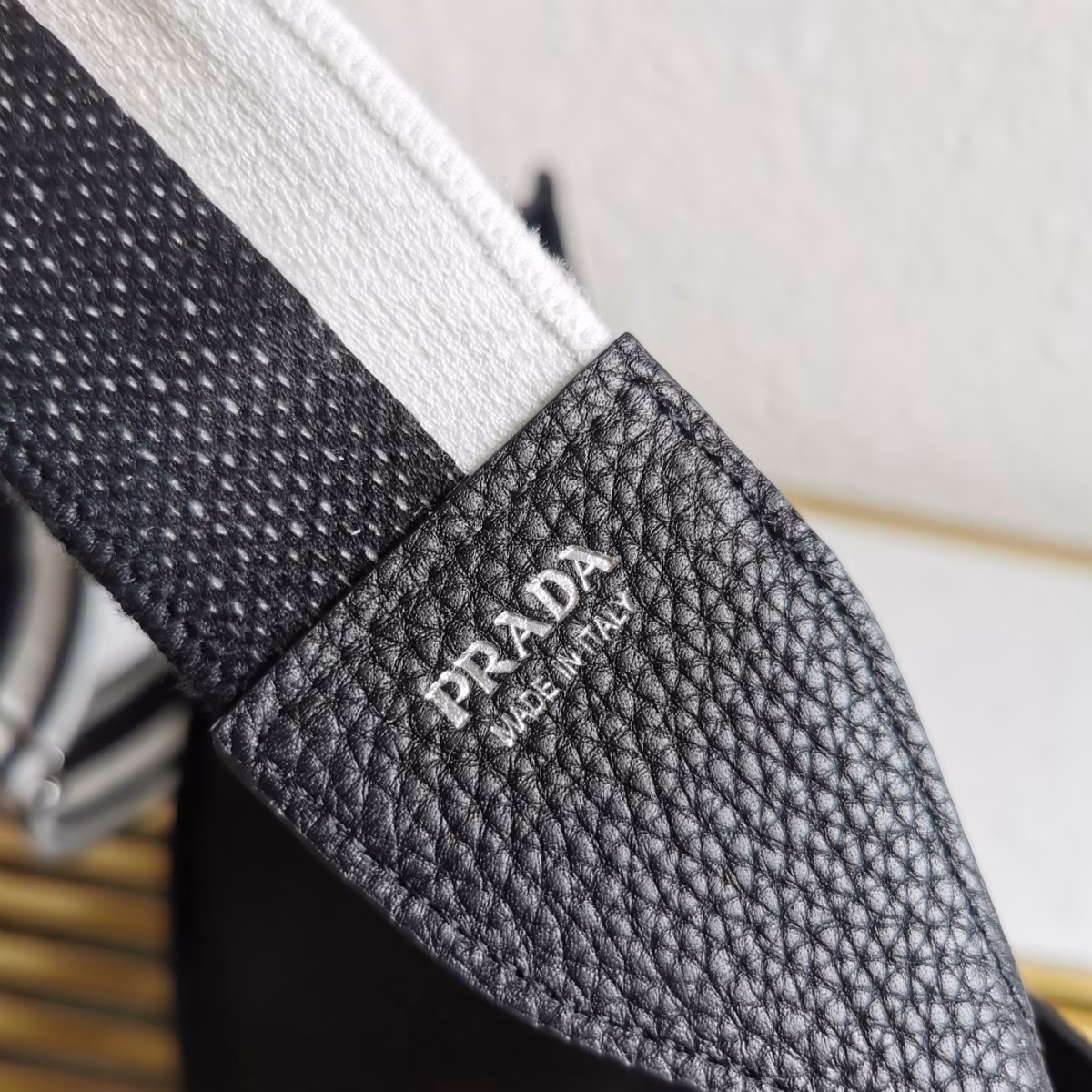 Prada Hobo Bag in Black Grained Leather - Image 4