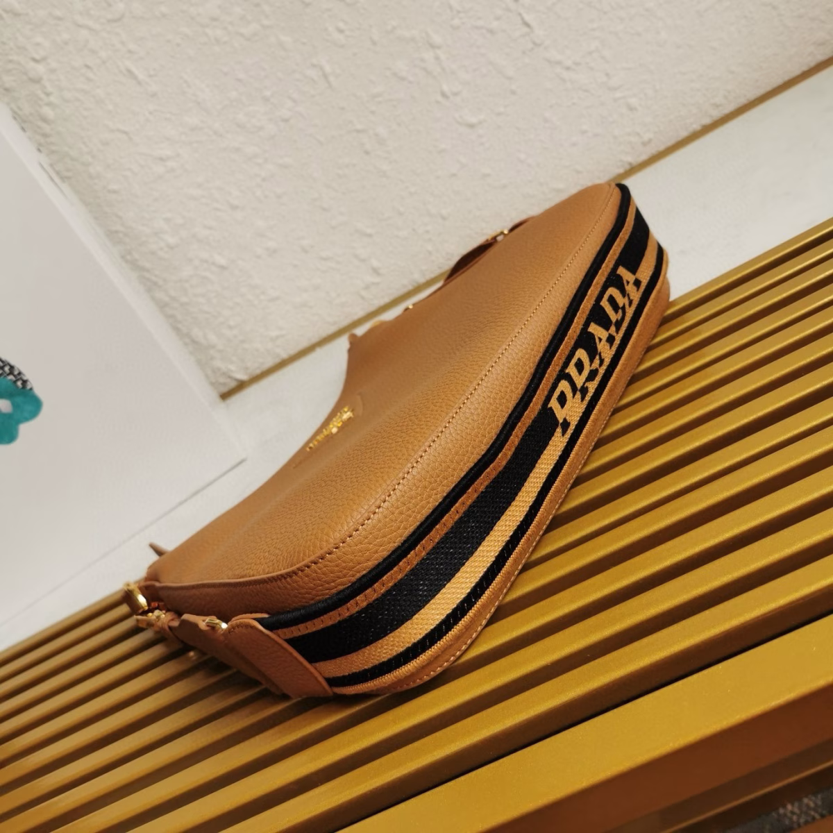 Prada Shoulder Bag in Brown Grained Leather - Image 7
