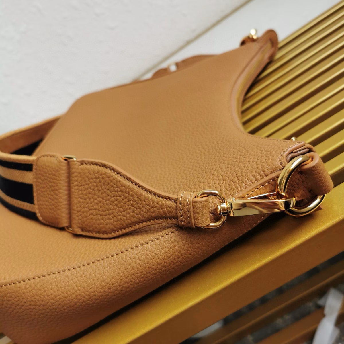 Prada Shoulder Bag in Brown Grained Leather - Image 4