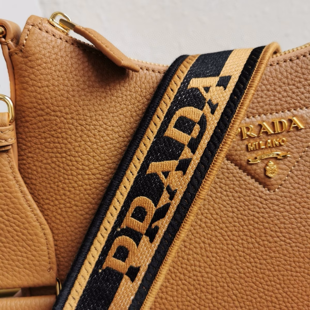 Prada Shoulder Bag in Brown Grained Leather - Image 5