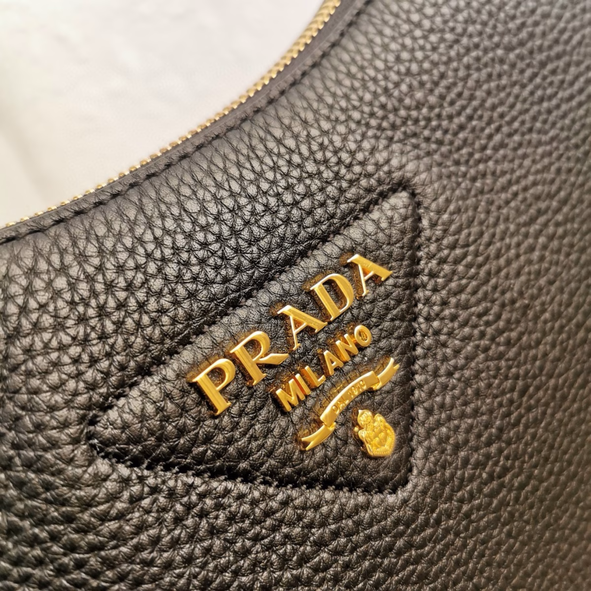 Prada Shoulder Bag in Black Grained Leather - Image 4