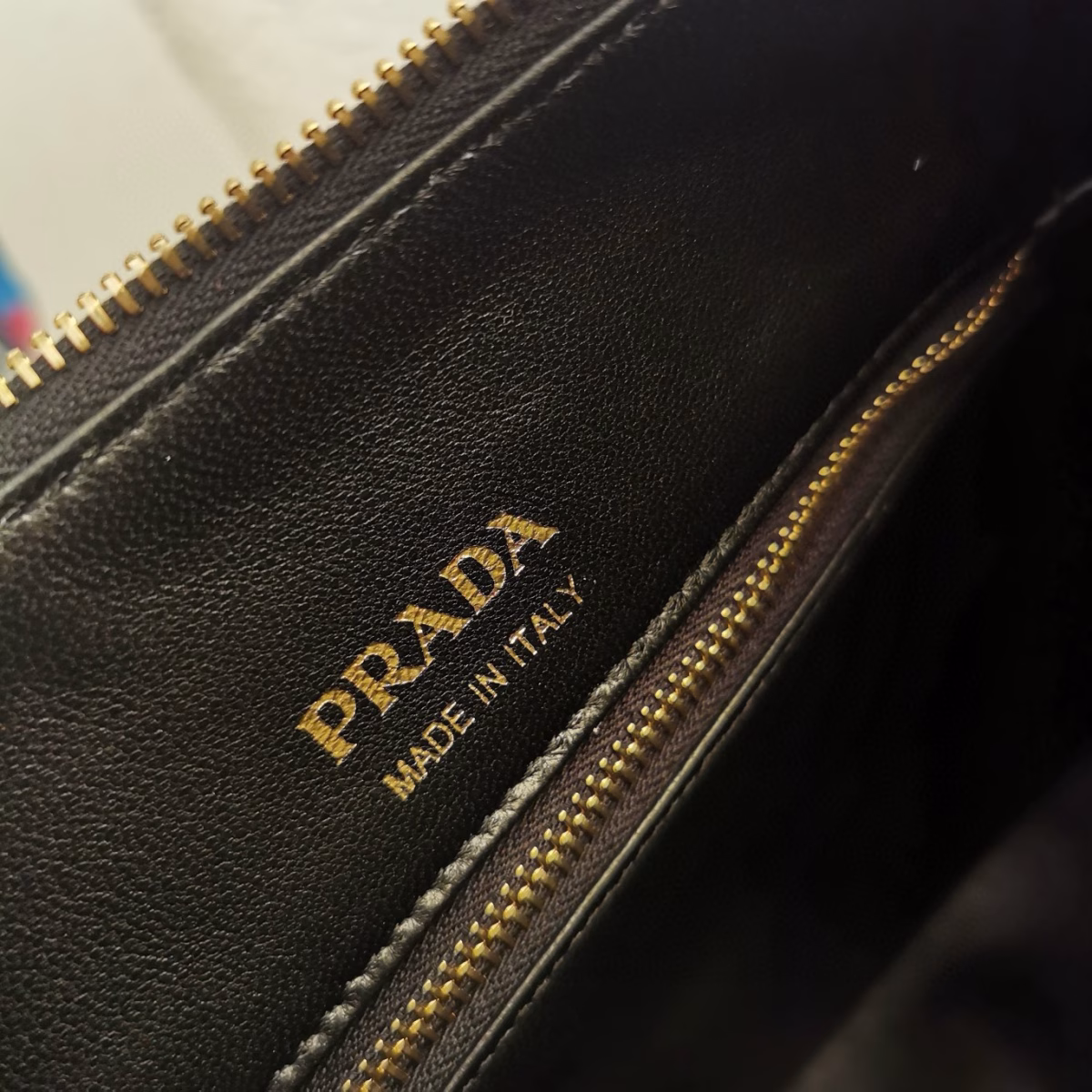 Prada Shoulder Bag in Black Grained Leather - Image 2