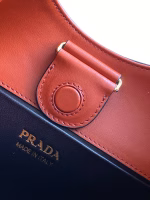 Prada Shoulder Bag in Berry Leather - Image 5