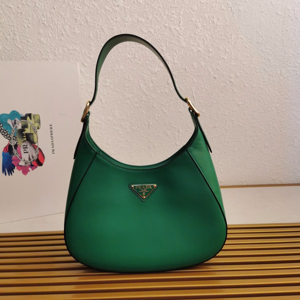 Prada Shoulder Bag in Green Leather - Image 6