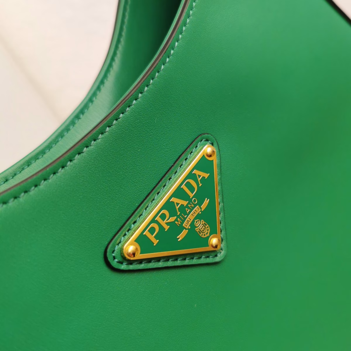 Prada Shoulder Bag in Green Leather - Image 9