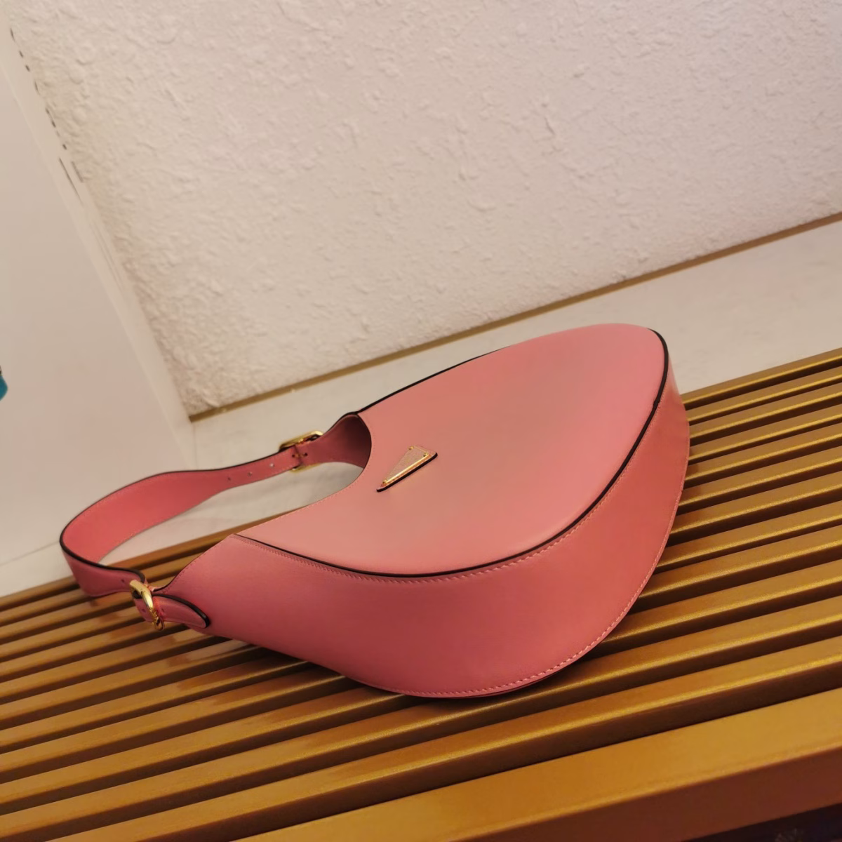 Prada Shoulder Bag in Pink Leather - Image 7