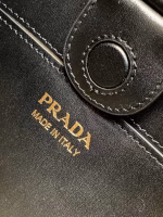 Prada Shoulder Bag in Woven Straw and Black Leather - Image 5