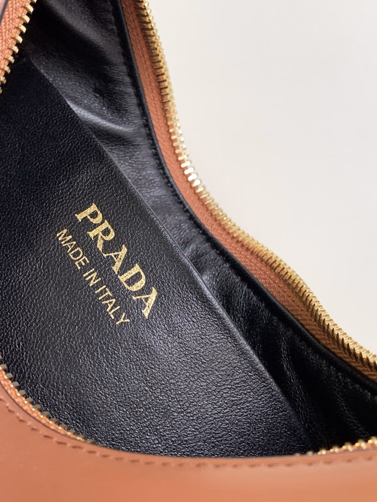 Prada Arque Shoulder Bag in Brown Leather - Image 10
