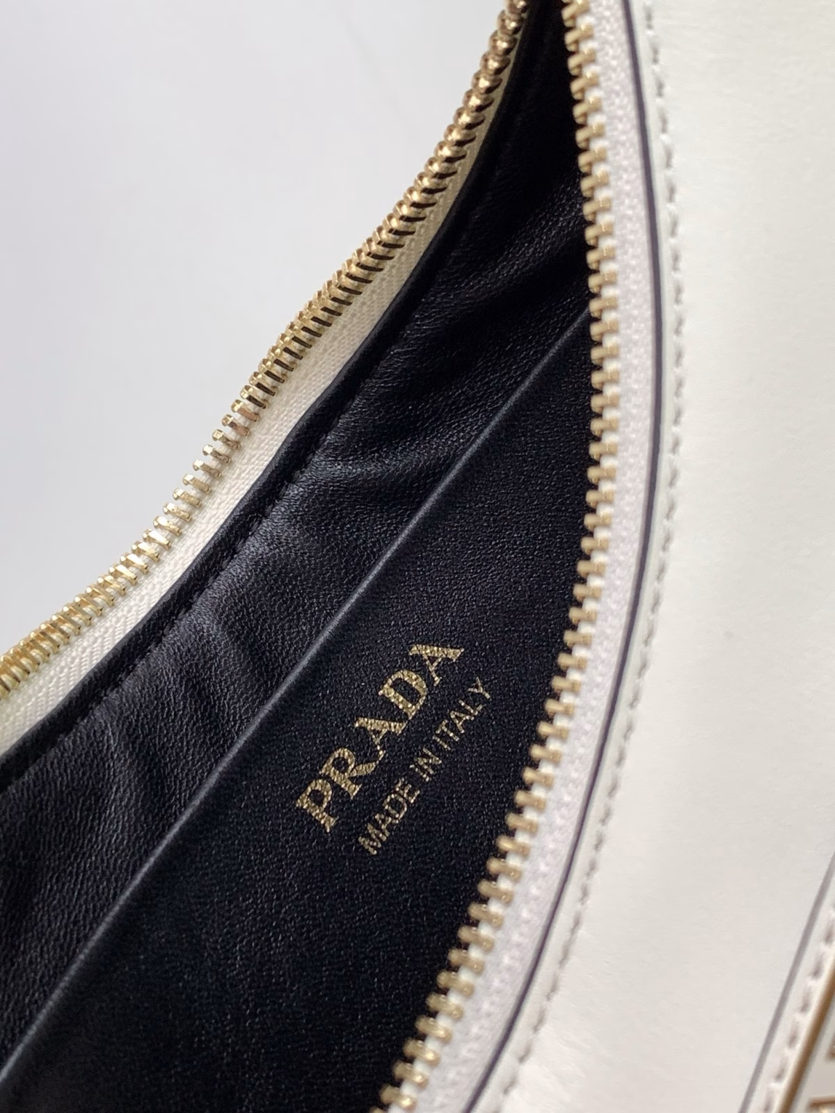 Prada Arque Shoulder Bag in White Leather - Image 3