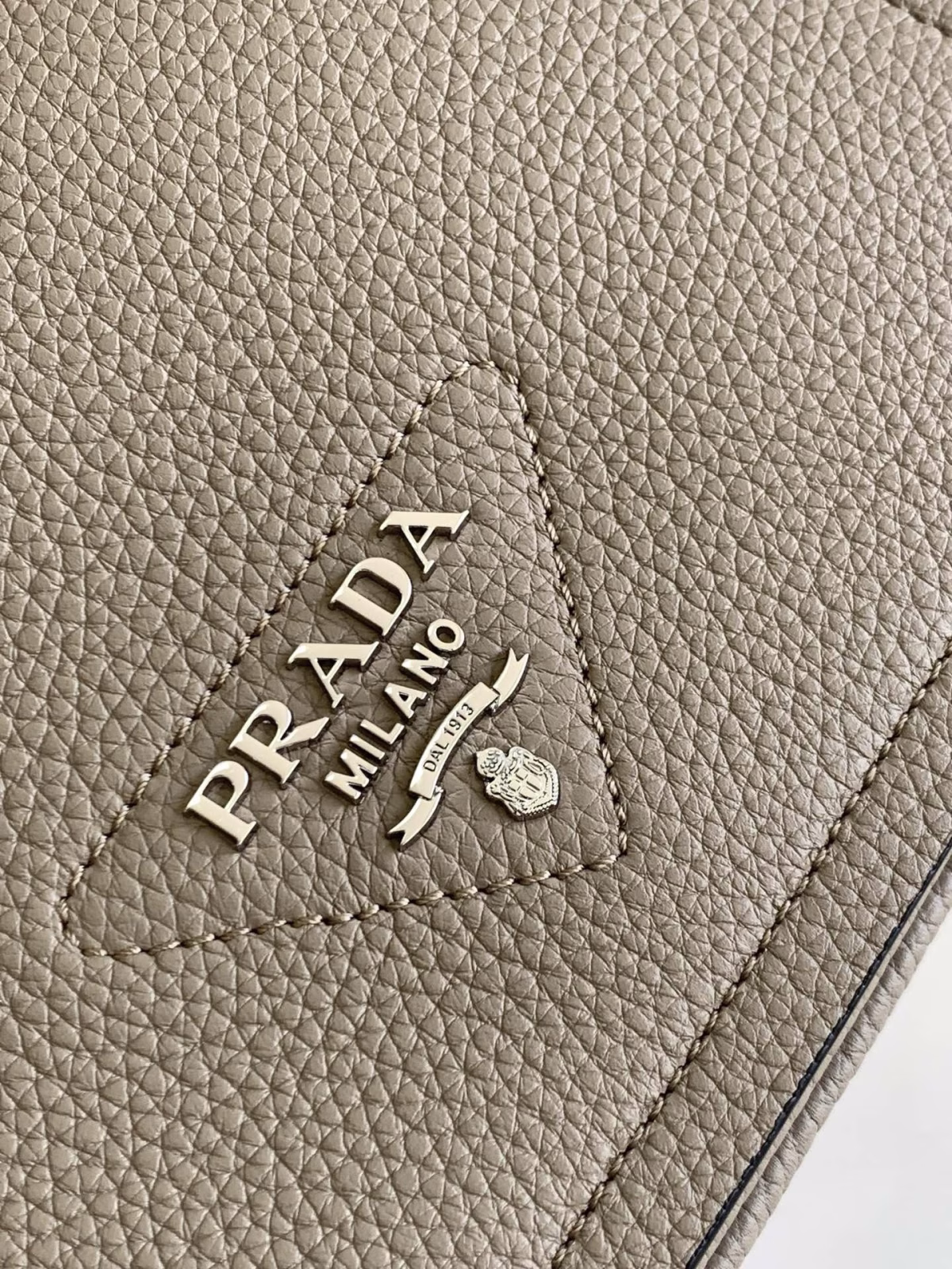 Prada Flap Shoulder Bag in Grey Grained Leather - Image 10