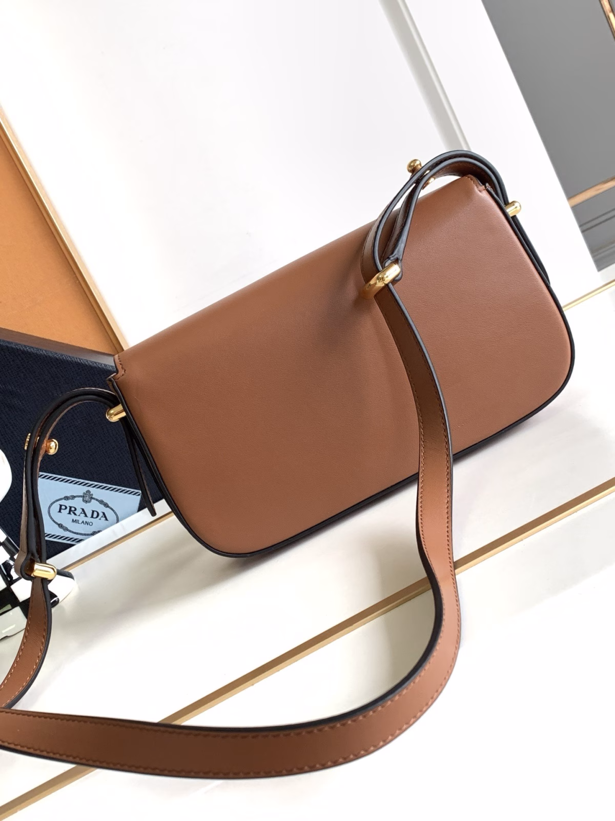 Prada Shoulder Bag in Cognac Smooth Calfskin - Image 6