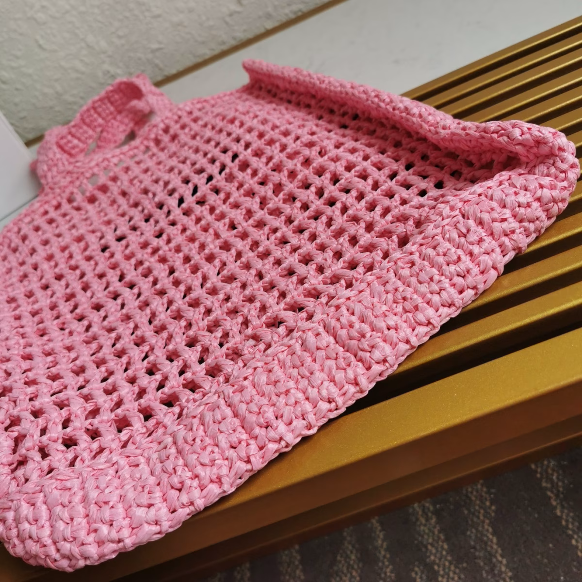 Prada Small Tote Bag In Pink Woven Raffia - Image 3