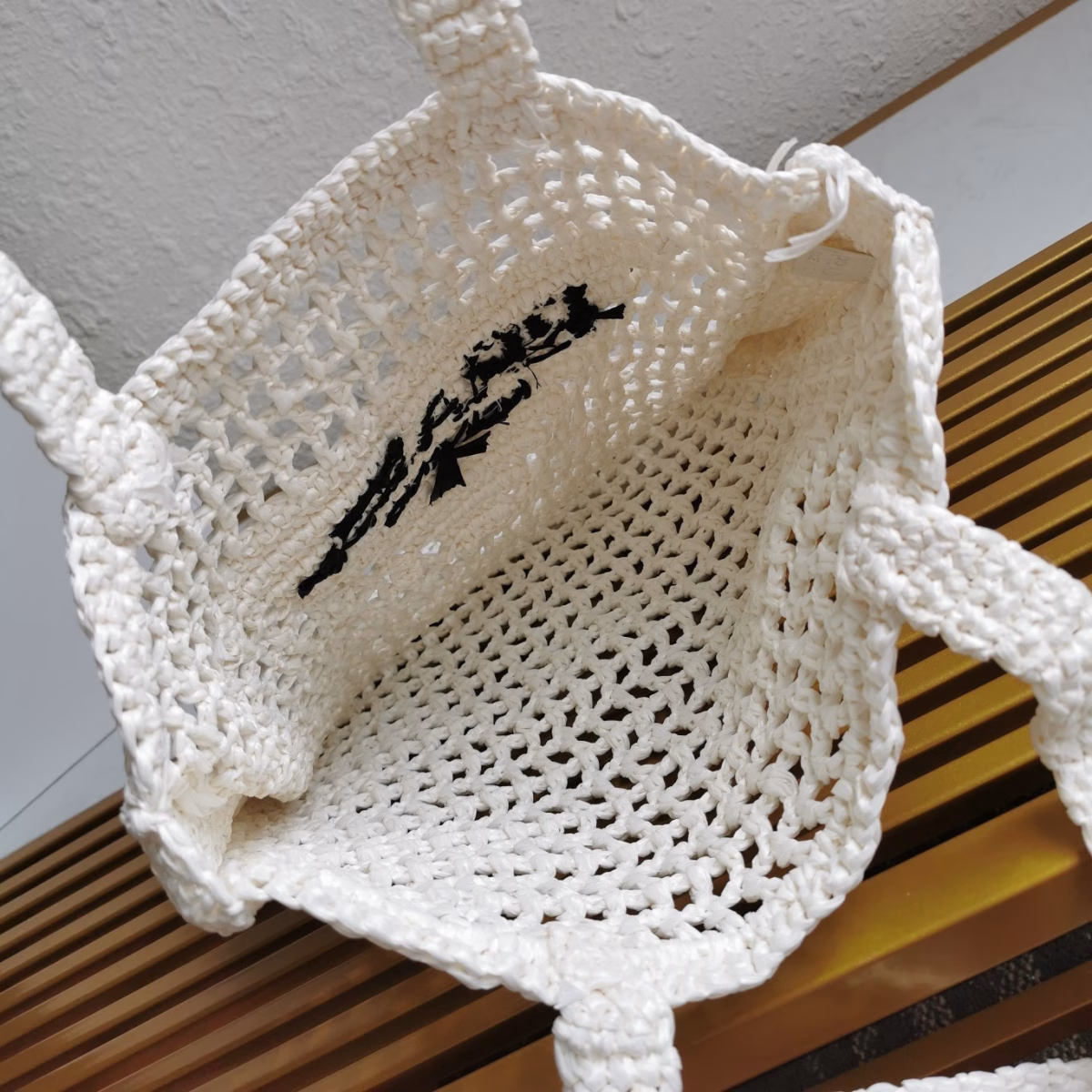 Prada Small Tote Bag In White Woven Raffia - Image 4