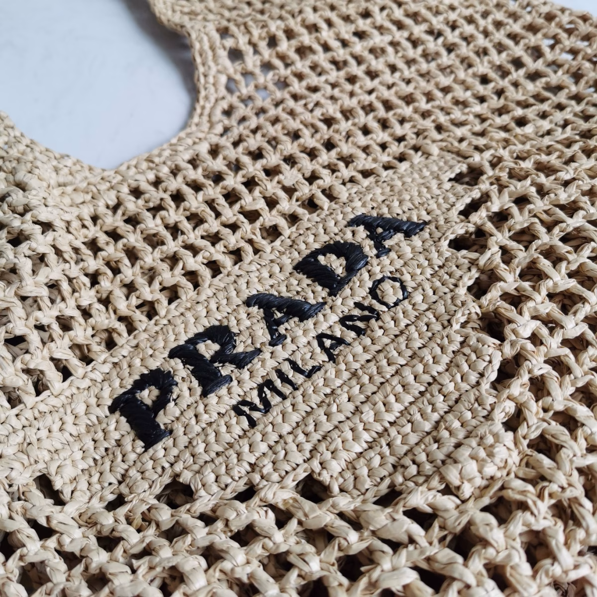 Prada Large Tote Bag In Beige Woven Raffia - Image 4