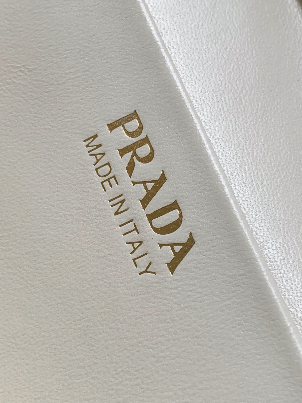 Prada Mini Vanity Bag in White Grained Leather - Image 3