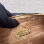 Prada Re-Edition 2005 Shoulder Bag In Beige Raffia - Image 5