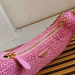 Prada Re-Edition 2005 Shoulder Bag In Pink Raffia - Image 4
