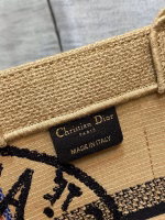Dior Small Catherine Tote Bag In Beige Jute Canvas with Union Motif - Image 2