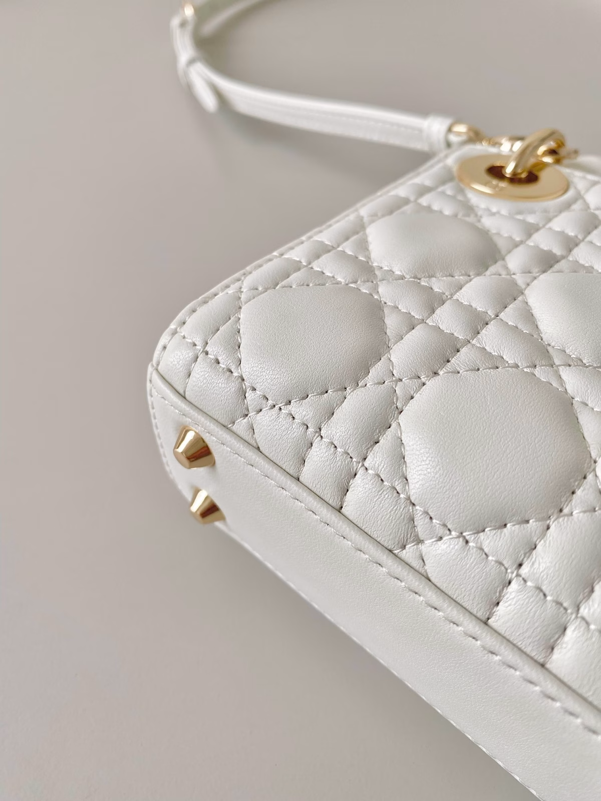 Dior Lady Dior Micro Bag In White Cannage Lambskin - Image 4