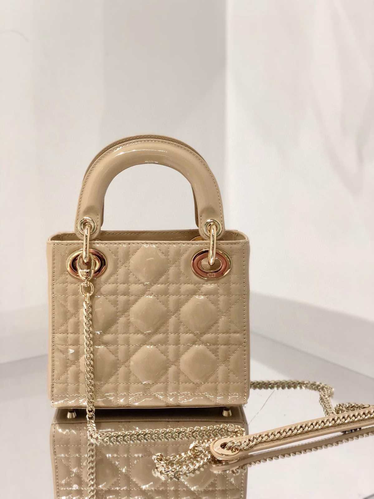 Dior Lady Dior Mini Chain Bag with Chain in Aesthetic Beige Patent Calfskin - Image 3