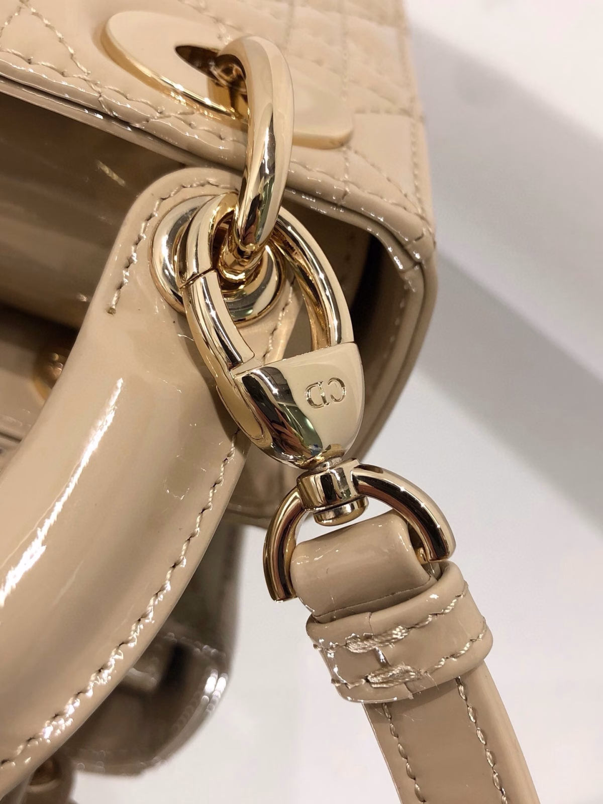 Dior Lady Dior Mini Chain Bag with Chain in Aesthetic Beige Patent Calfskin - Image 8