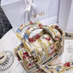 Dior Medium Lady D-Lite Hibiscus Metallic Thread Embroidery Bag - Image 3