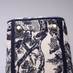Dior Medium Lady D-Lite Bag In Blue Toile de Jouy Embroidery - Image 3