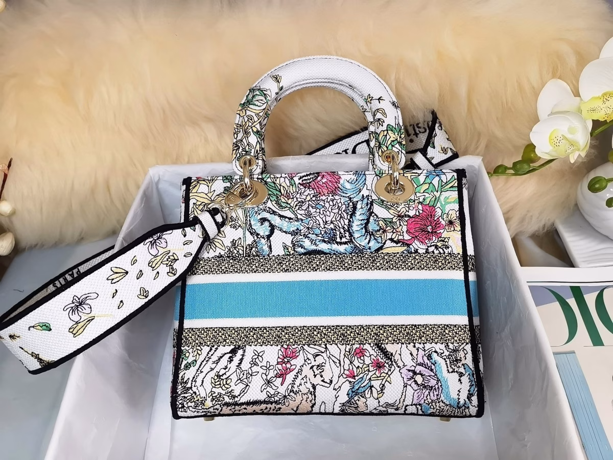 Dior Medium Lady D-Lite Bag In Latte D-Constellation Embroidery - Image 7