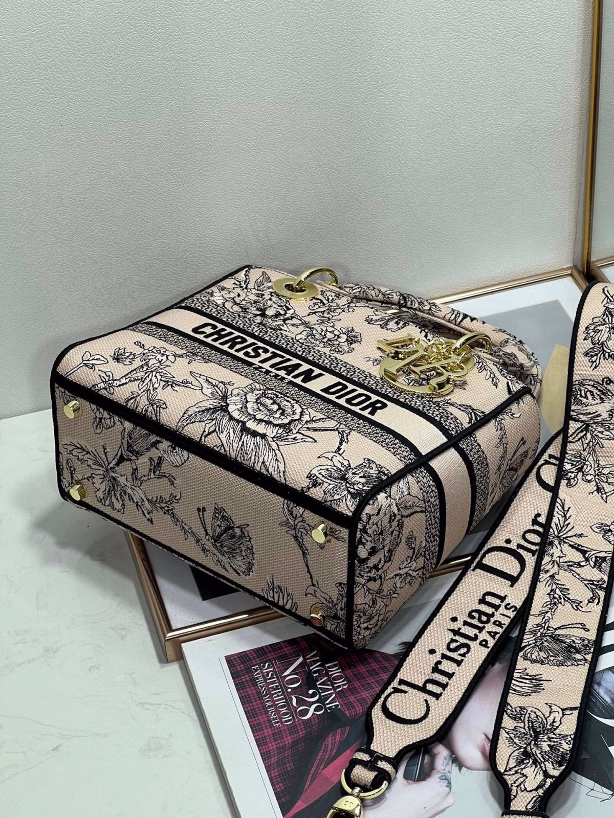 Dior Medium Lady D-Lite Bag In Powder Jardin Botanique Embroidery - Image 2