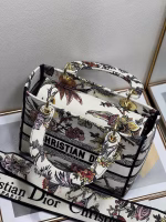 Dior Medium Lady D-Lite Bag In White Jardin Botanique Embroidery - Image 4