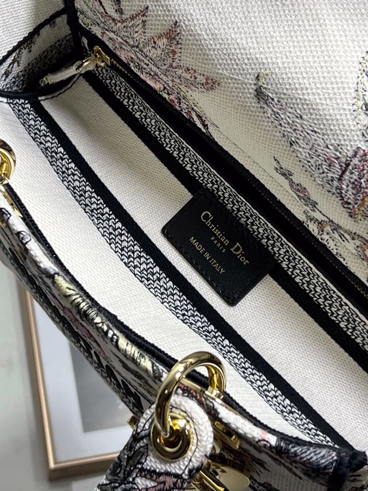 Dior Medium Lady D-Lite Bag In White Jardin Botanique Embroidery - Image 5