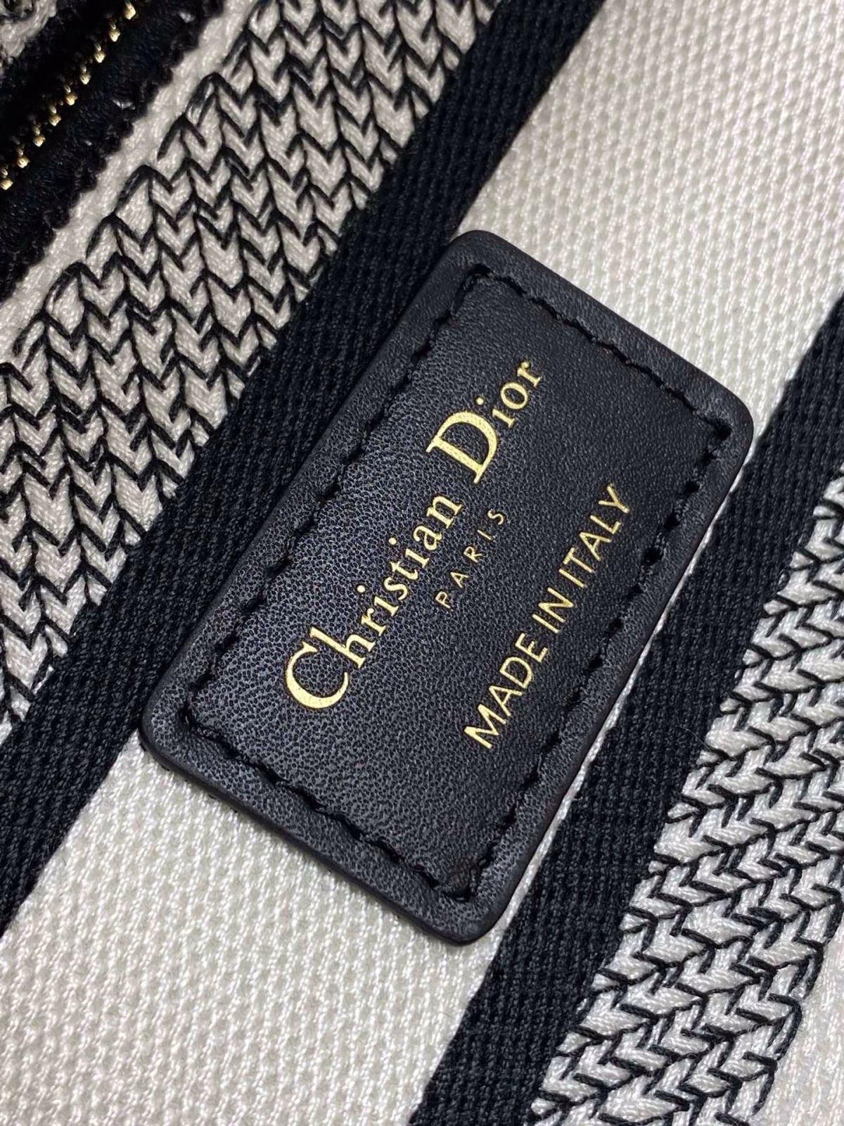 Dior Lady D-Lite Medium Bag in White and Red Je Vous Adore Motif - Image 5