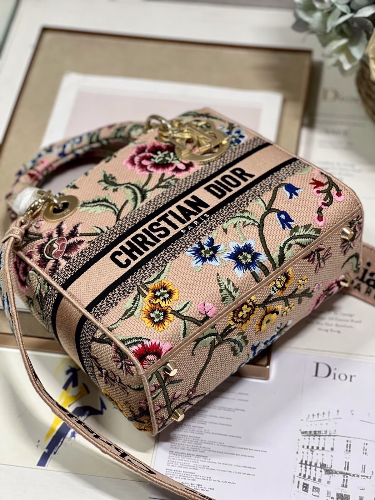 Dior Lady D-Lite Medium Bag In Beige Raffia Embroidered with Dior Petites Fleurs - Image 2