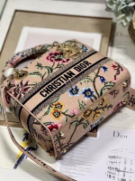 Dior Lady D-Lite Medium Bag In Beige Raffia Embroidered with Dior Petites Fleurs - Image 2