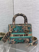 Dior Dioriviera Lady D-Lite Medium Bag in Raffia with Green Toile de Jouy Sauvage Embroidery - Image 4