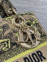 Dior Dioriviera Lady D-Lite Medium Bag in Raffia with Lime Toile de Jouy Sauvage Embroidery - Image 5