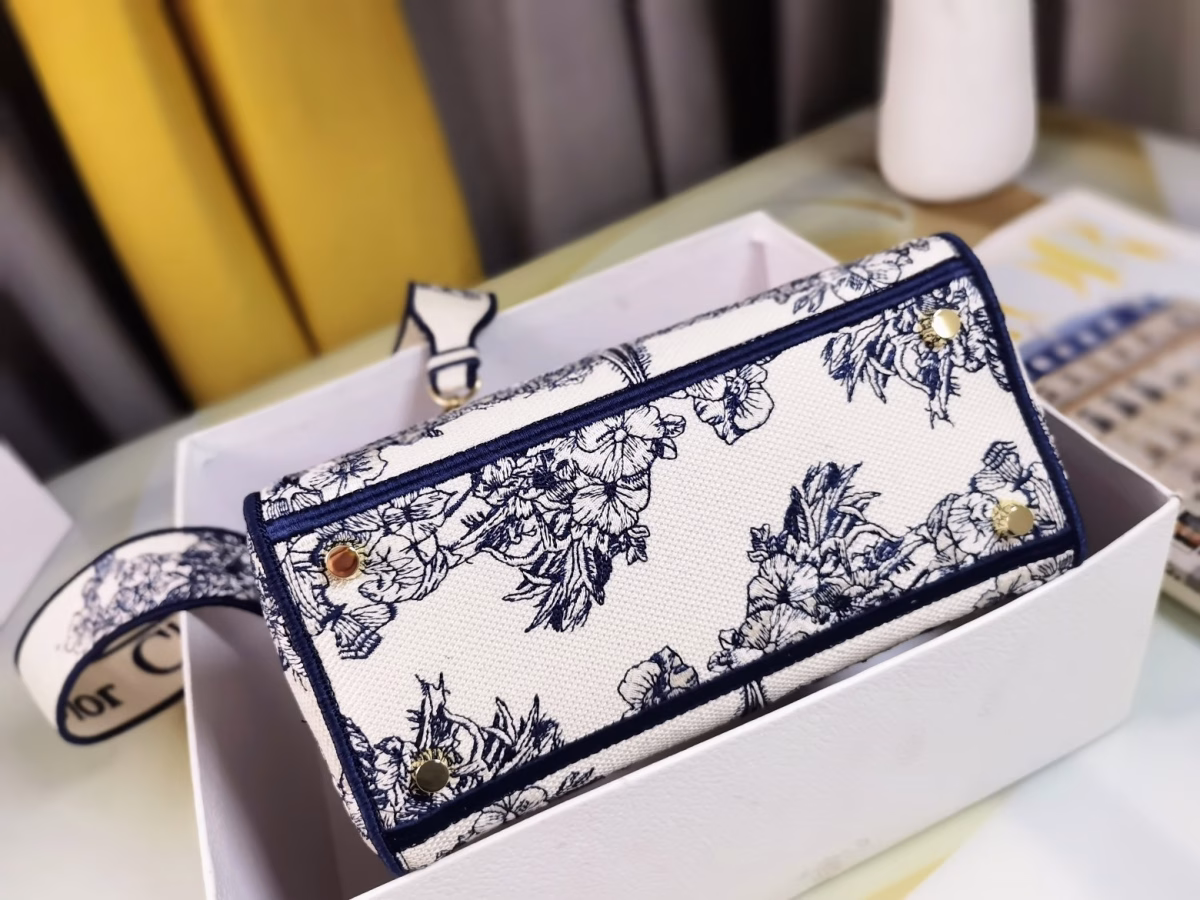 Dior Medium Lady D-Lite Bag In Blue Multicolor R¨ºve d'Infini Embroidery - Image 8