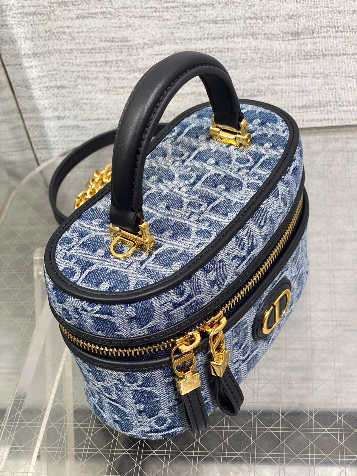 Dior 30 Montaigne Mini Vanity Case in Blue Denim Oblique Jacquard - Image 9