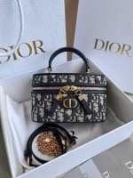 Dior 30 Montaigne Mini Vanity Case in Blue Oblique Jacquard - Image 3