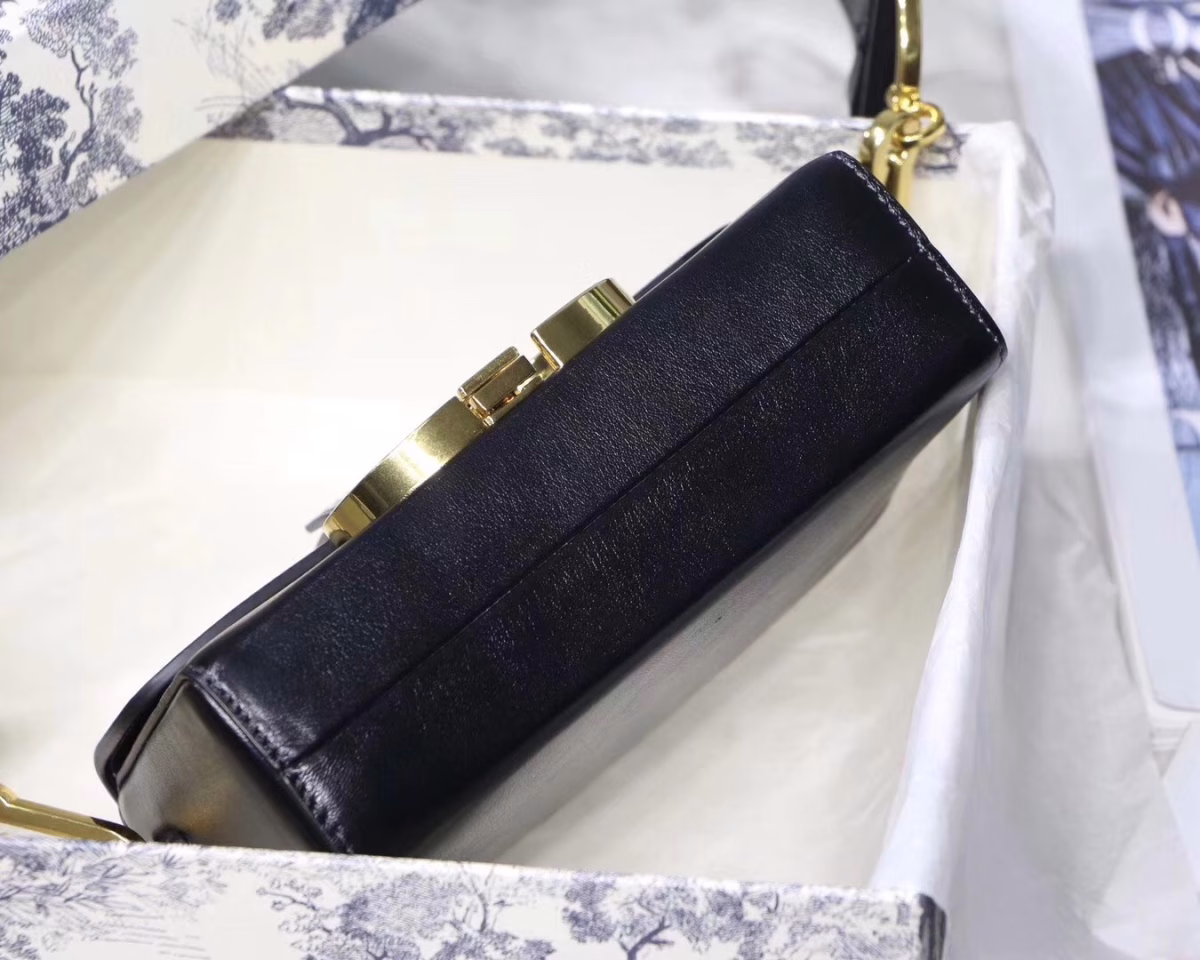 Dior 30 Montaigne Box Bag In Black Lambskin - Image 4