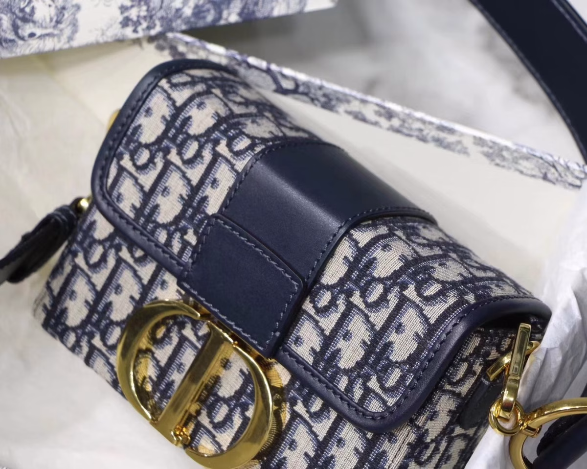 Dior 30 Montaigne Box Bag In Blue Oblique Canvas - Image 4