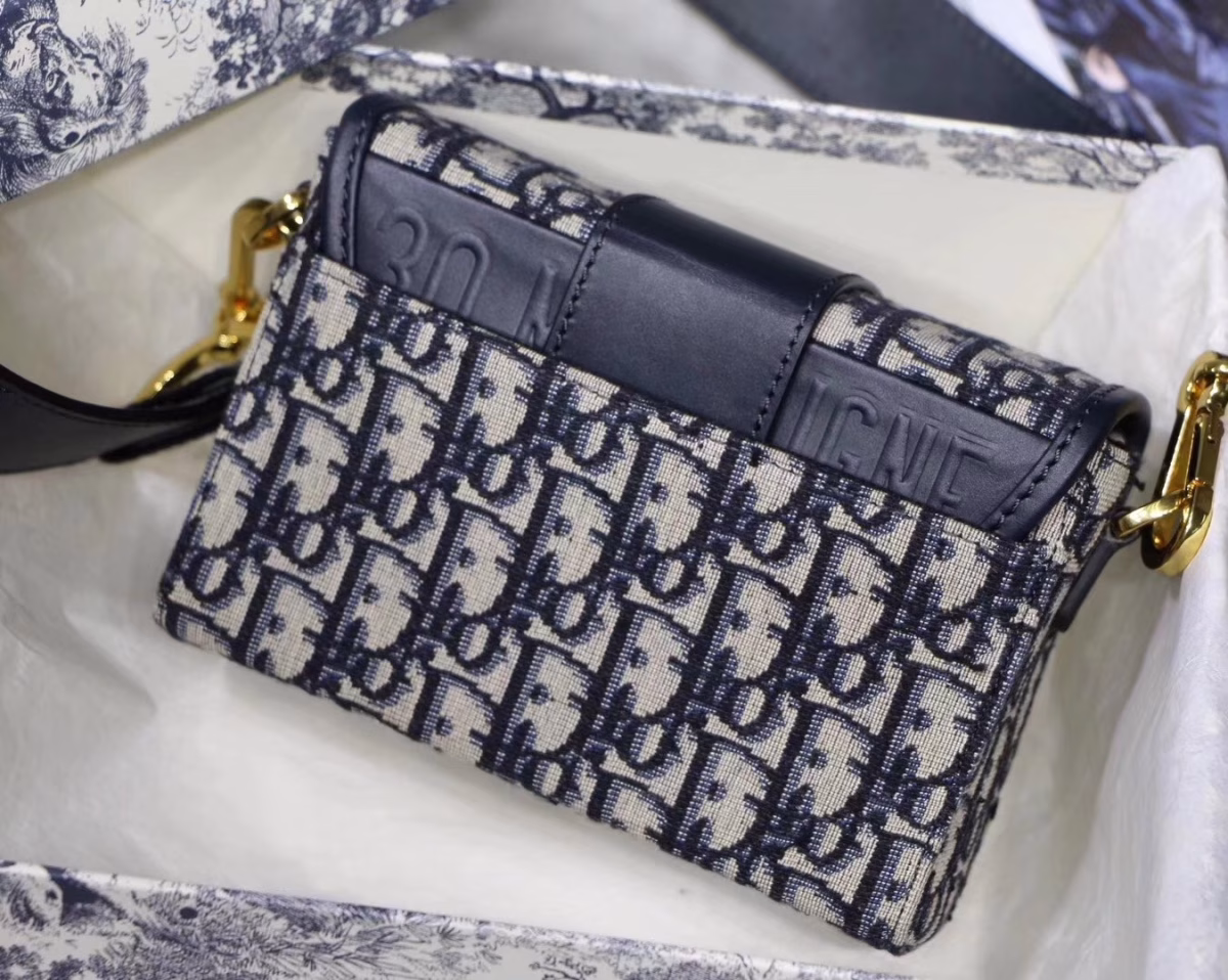 Dior 30 Montaigne Box Bag In Blue Oblique Canvas - Image 5