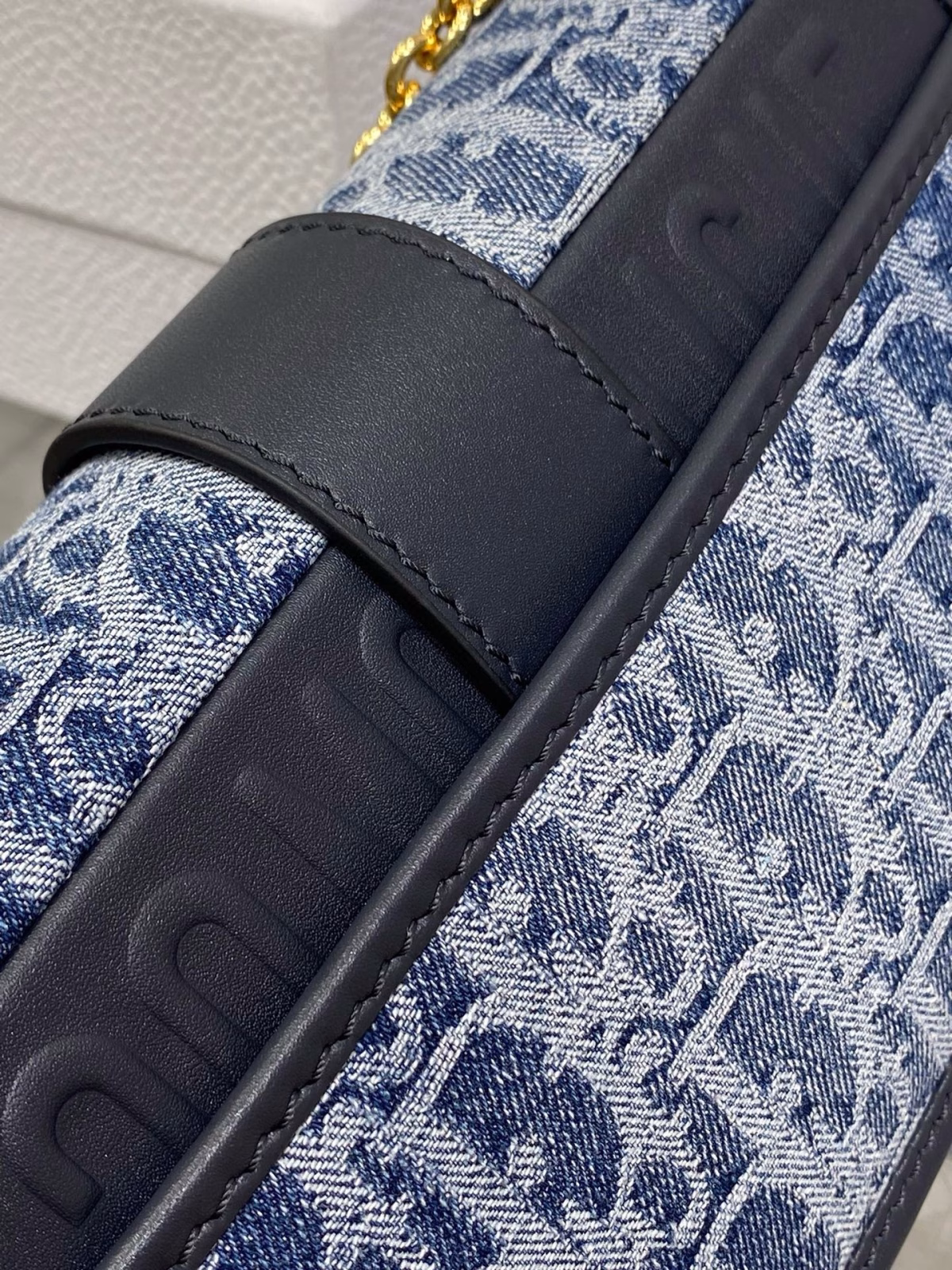 Dior 30 Montaigne East-West Bag with Chain in Blue Denim Oblique Jacquard - Image 2