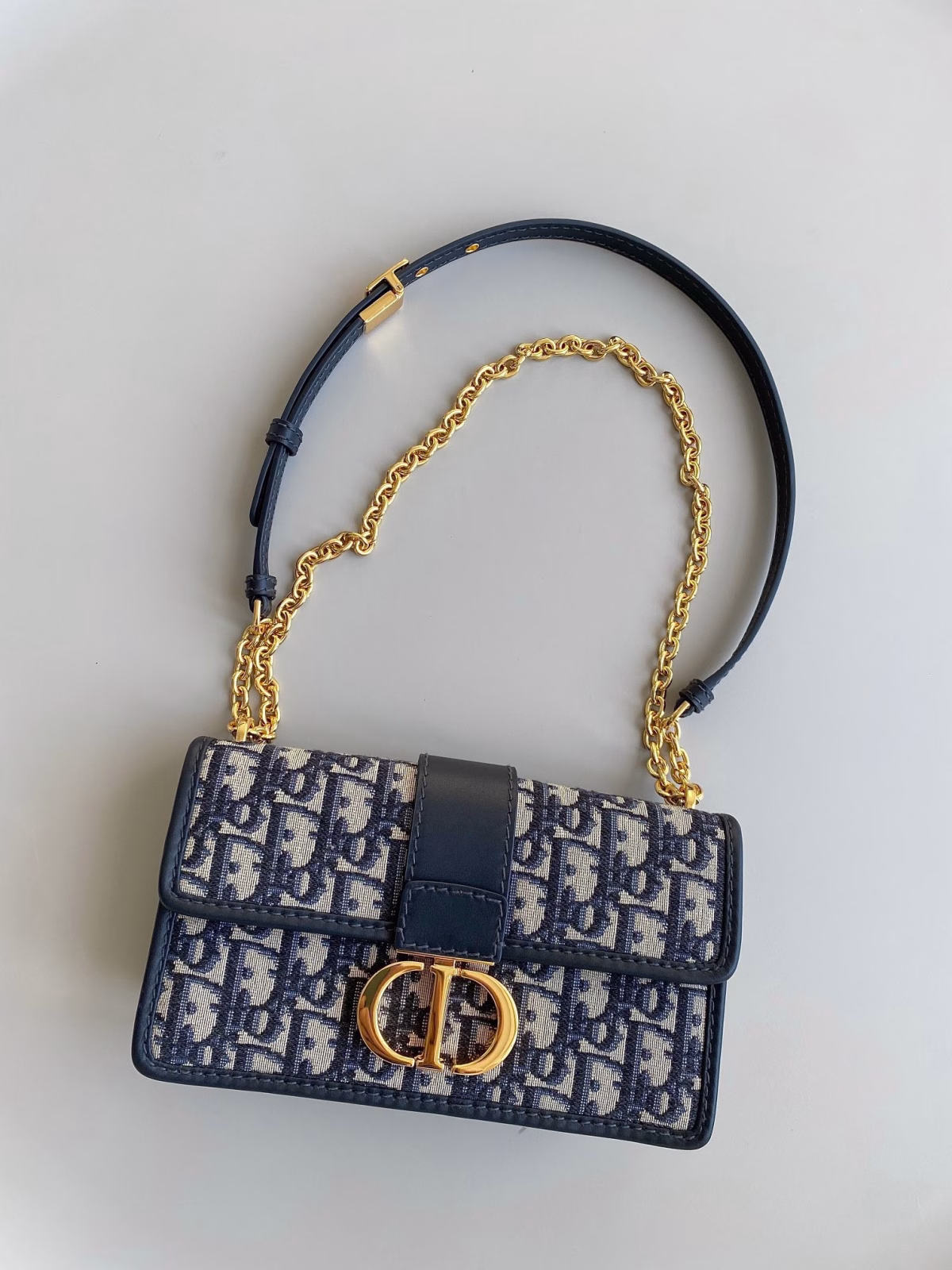 Dior 30 Montaigne East-West Bag with Chain in Blue Oblique Jacquard - Image 7
