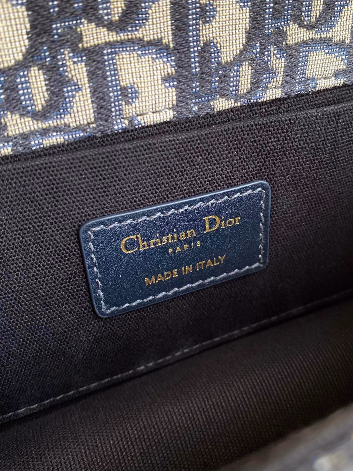 Dior 30 Montaigne East-West Bag with Chain in Blue Oblique Jacquard - Image 3