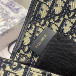 Dior 30 Montaigne Bag with Chain in Blue Oblique Jacquard - Image 3