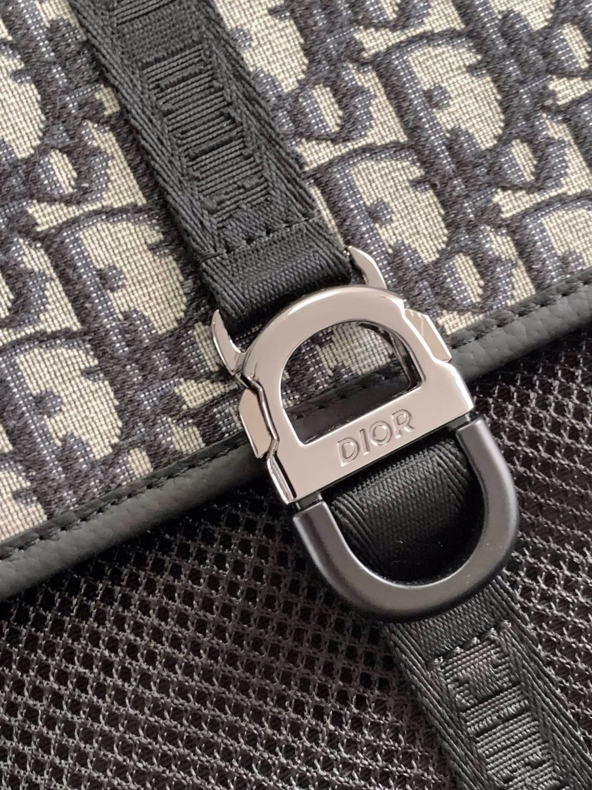 Dior 8 Backpack in Beige and Black Dior Oblique Jacquard - Image 2