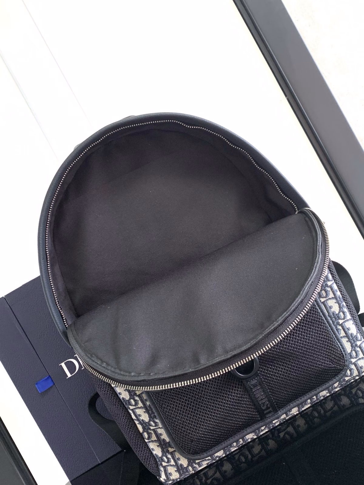 Dior 8 Backpack in Beige and Black Dior Oblique Jacquard - Image 4